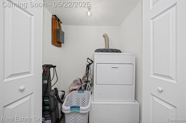 9136 Buckingham Street, White Lake, MI 48386