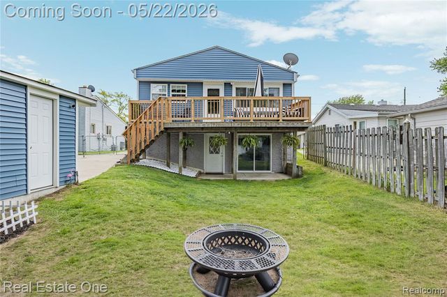 9136 Buckingham Street, White Lake, MI 48386