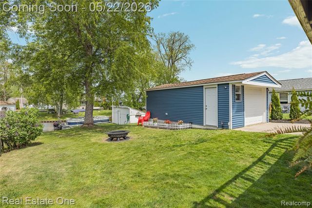 9136 Buckingham Street, White Lake, MI 48386