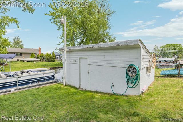 9136 Buckingham Street, White Lake, MI 48386
