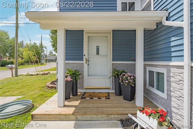 9136 Buckingham Street, White Lake, MI 48386