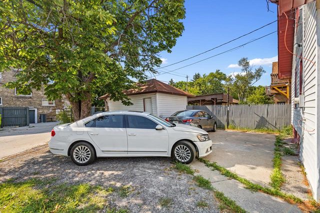 4439 N 27th STREET, Milwaukee, WI 53209