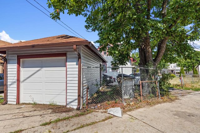 4439 N 27th STREET, Milwaukee, WI 53209