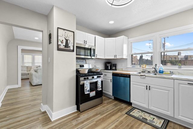 4439 N 27th STREET, Milwaukee, WI 53209