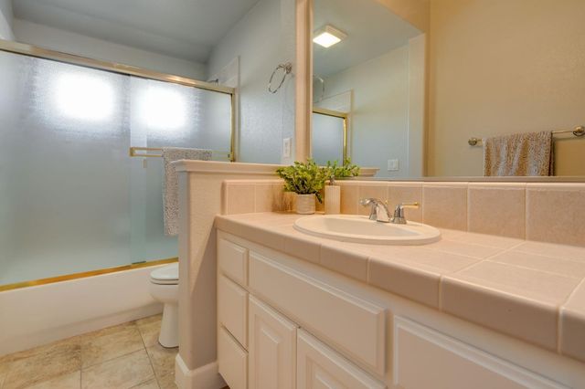 6151 Lockridge Dr, Granite Bay, CA 95746