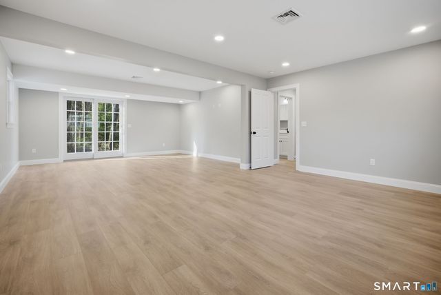 70 South Road, Ellington, CT 06029