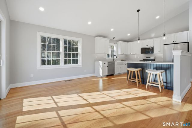 70 South Road, Ellington, CT 06029