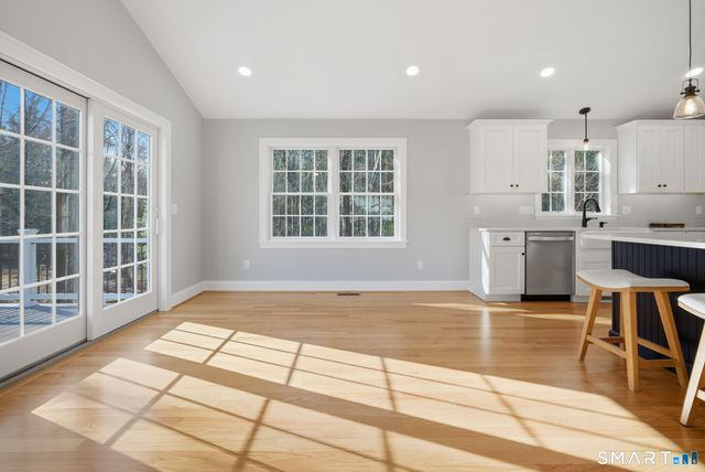 70 South Road, Ellington, CT 06029