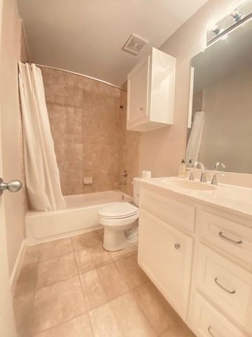 3729 Main Poplar Drive, Houston, TX 77025