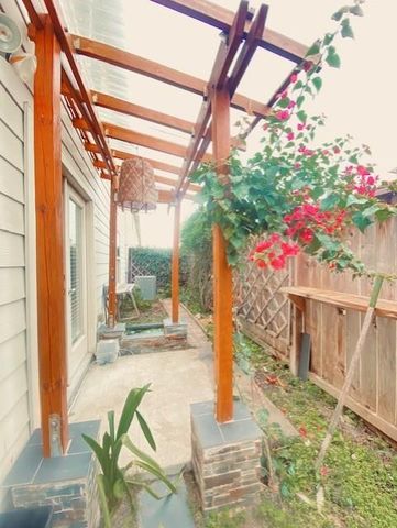 3729 Main Poplar Drive, Houston, TX 77025