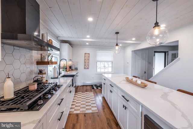 15 KENDALL BLVD, Oaklyn, NJ 08107