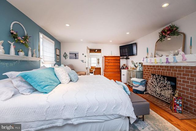 15 KENDALL BLVD, Oaklyn, NJ 08107