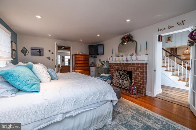 15 KENDALL BLVD, Oaklyn, NJ 08107