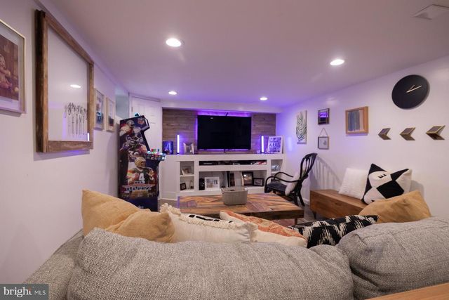 15 KENDALL BLVD, Oaklyn, NJ 08107