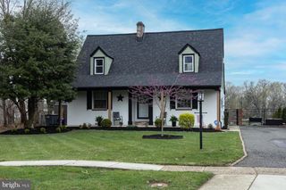 15 KENDALL BLVD, Oaklyn, NJ 08107