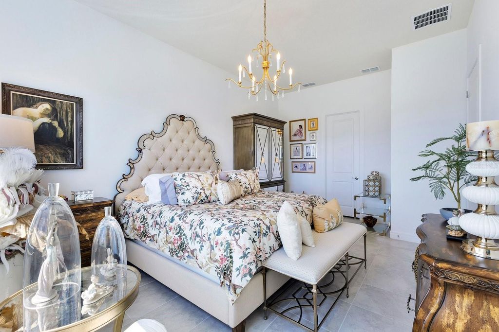 Image 20 of property listing at 13831 TYBEE BEACH LANE, Orlando, FL 32827