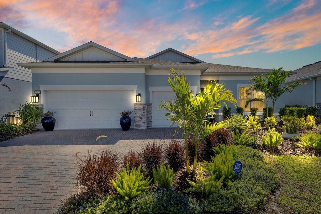 Image 3 of property listing at 13831 TYBEE BEACH LANE, Orlando, FL 32827