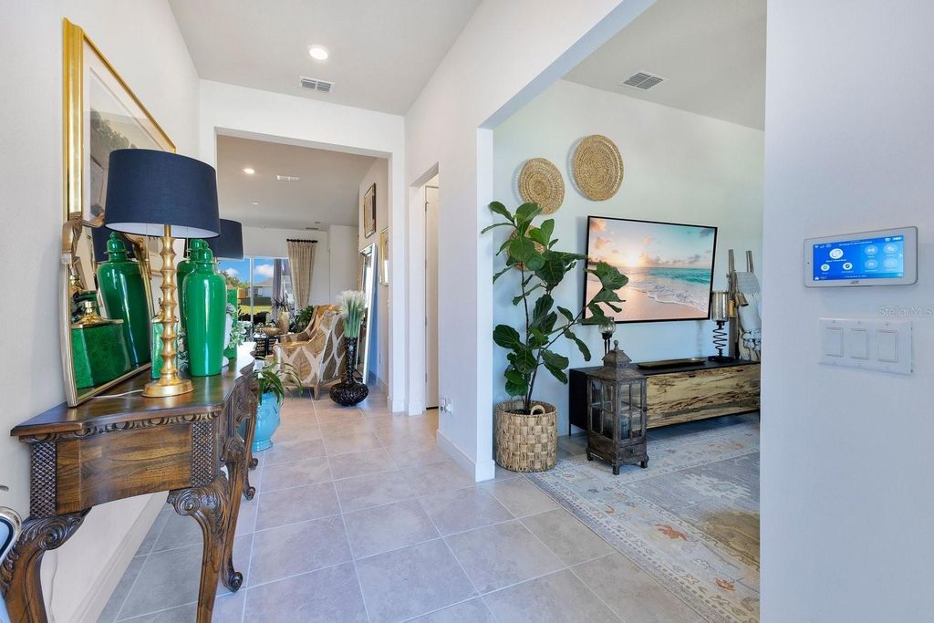 Image 4 of property listing at 13831 TYBEE BEACH LANE, Orlando, FL 32827