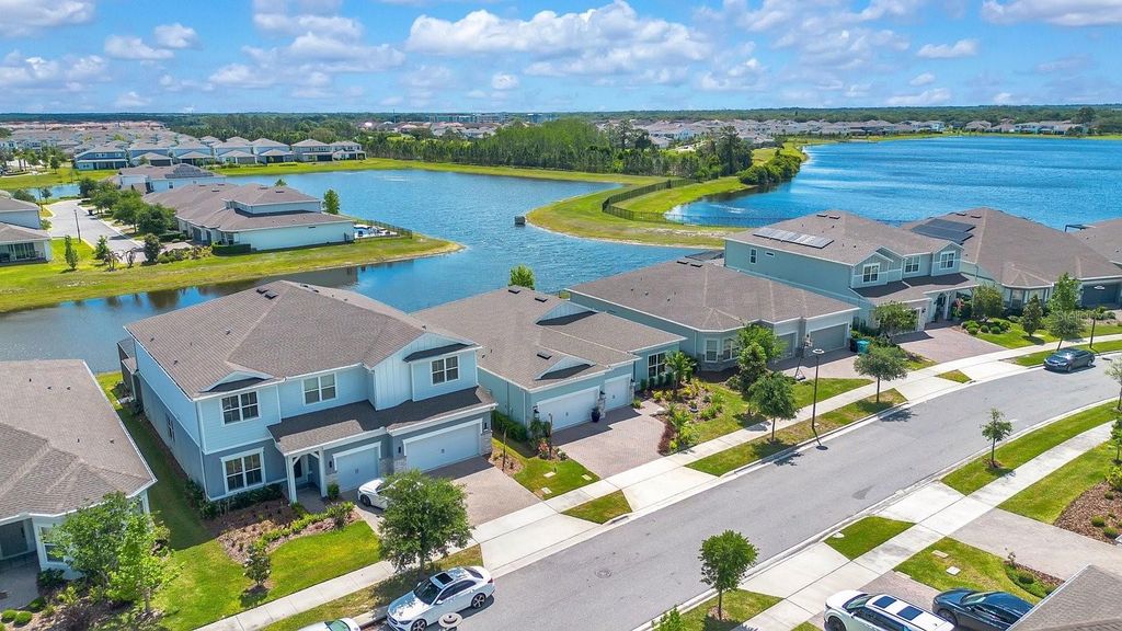Image 36 of property listing at 13831 TYBEE BEACH LANE, Orlando, FL 32827