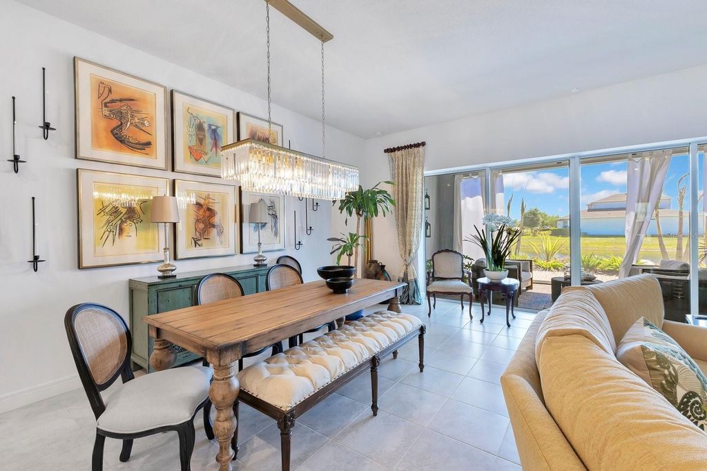 Image 8 of property listing at 13831 TYBEE BEACH LANE, Orlando, FL 32827