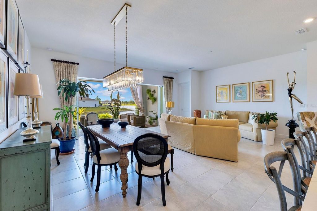 Image 9 of property listing at 13831 TYBEE BEACH LANE, Orlando, FL 32827