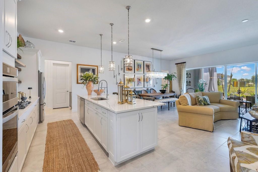 Image 10 of property listing at 13831 TYBEE BEACH LANE, Orlando, FL 32827