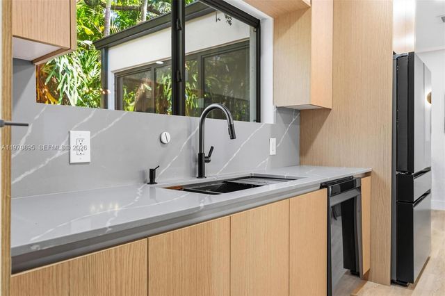 751 NE 80th St, Miami, FL 33138