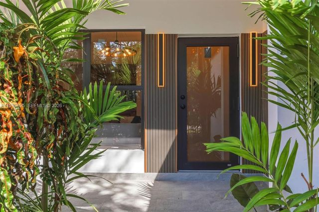 751 NE 80th St, Miami, FL 33138