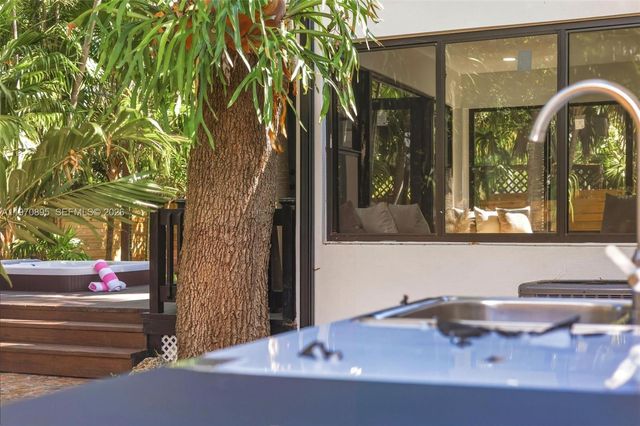 751 NE 80th St, Miami, FL 33138