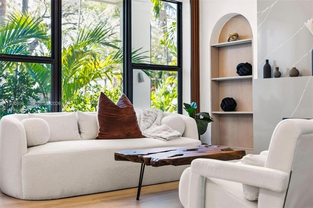 751 NE 80th St, Miami, FL 33138