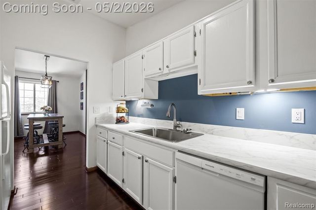 2178 Woodrow Wilson Boulevard 20, West Bloomfield, MI 48324