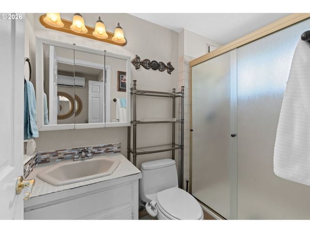 15000 Ne 26TH St, Vancouver, WA 98684