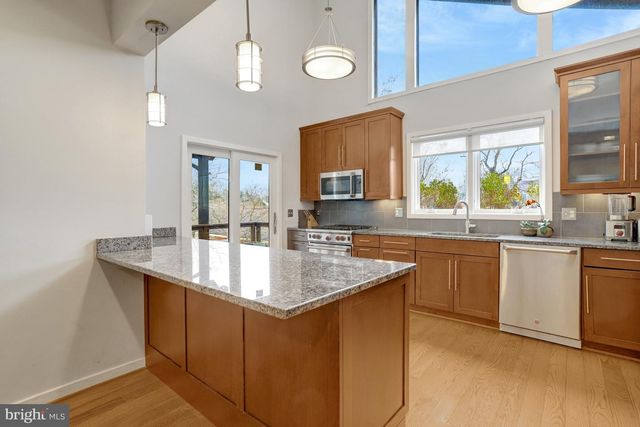 4715 38TH ST N, Arlington, VA 22207