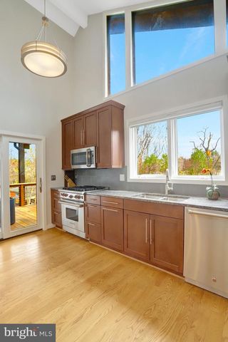 4715 38TH ST N, Arlington, VA 22207