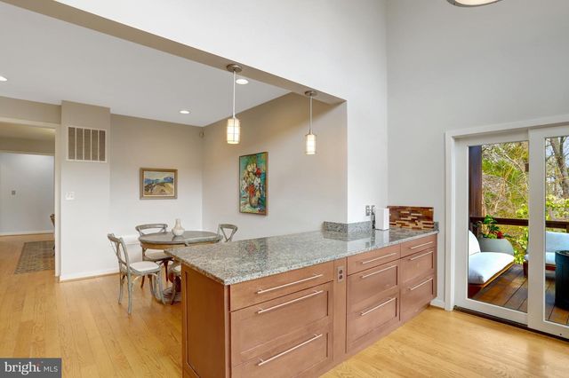 4715 38TH ST N, Arlington, VA 22207