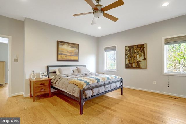 4715 38TH ST N, Arlington, VA 22207