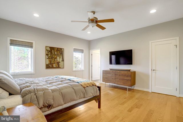 4715 38TH ST N, Arlington, VA 22207