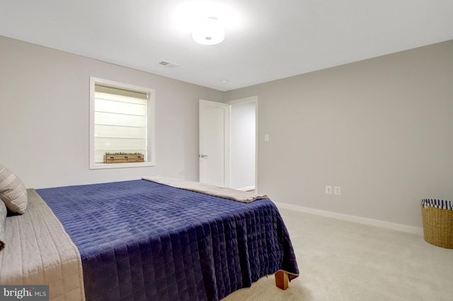 4715 38TH ST N, Arlington, VA 22207