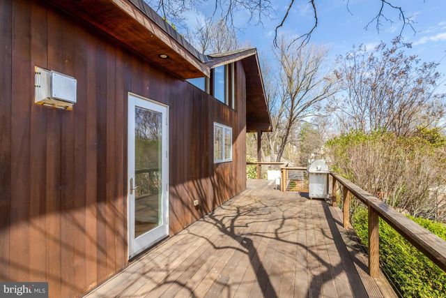 4715 38TH ST N, Arlington, VA 22207