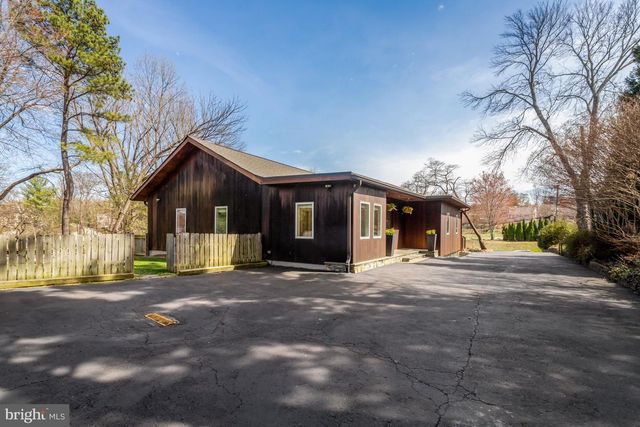 4715 38TH ST N, Arlington, VA 22207