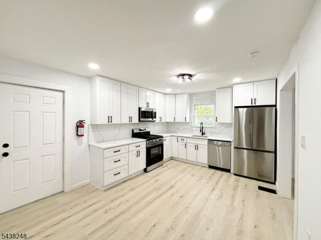 121 Henderson St, Phillipsburg Town, NJ 08865