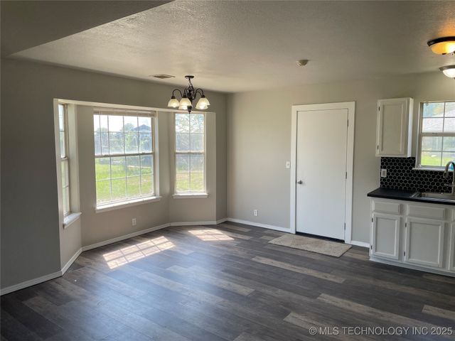 11610 N 191st East Place, Collinsville, OK 74021