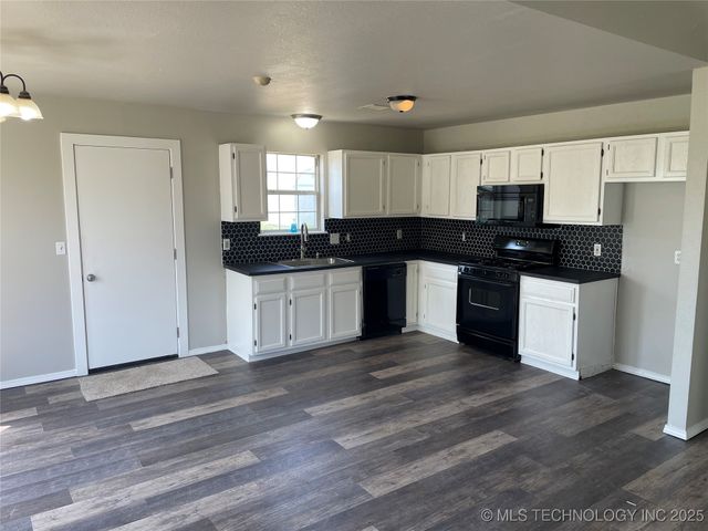 11610 N 191st East Place, Collinsville, OK 74021