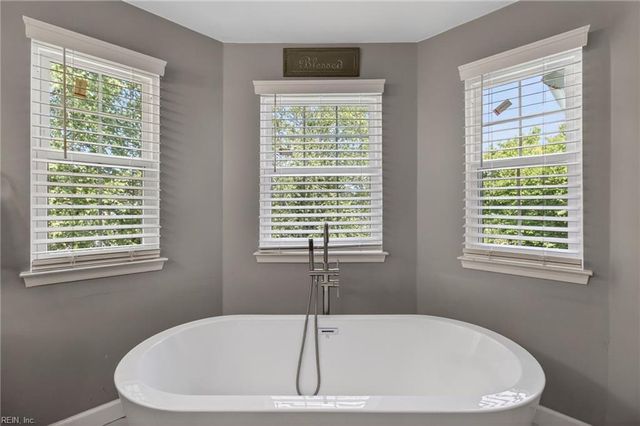 3872 River Oak CIR, Virginia Beach, VA 23456