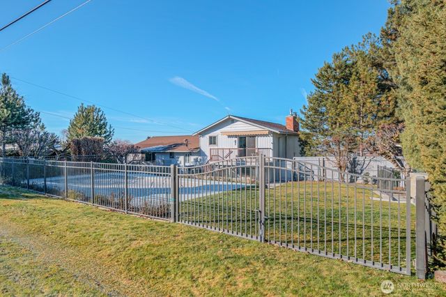 1103 S Skyline Drive, Moses Lake, WA 98837