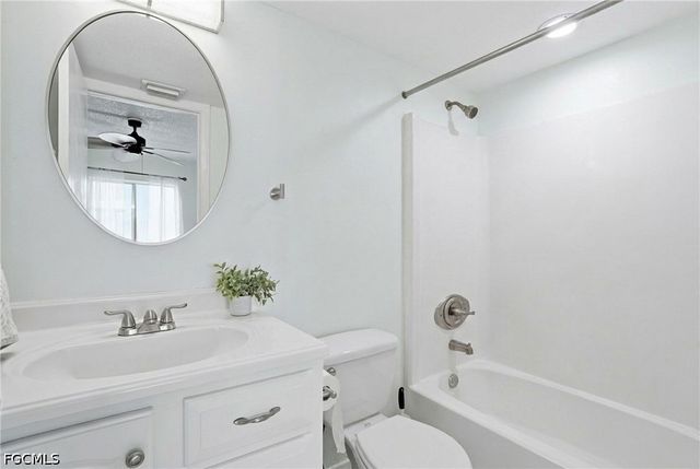 2885 Palm Beach BLVD 301, Fort Myers, FL 33916