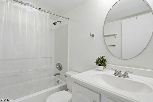 2885 Palm Beach BLVD 301, Fort Myers, FL 33916