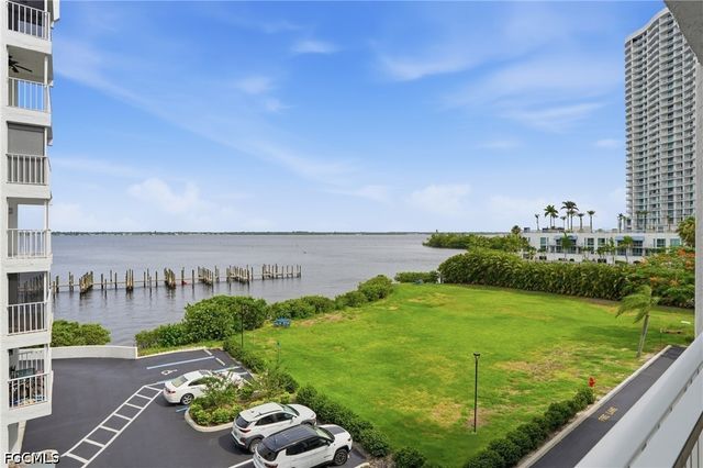 2885 Palm Beach BLVD 301, Fort Myers, FL 33916