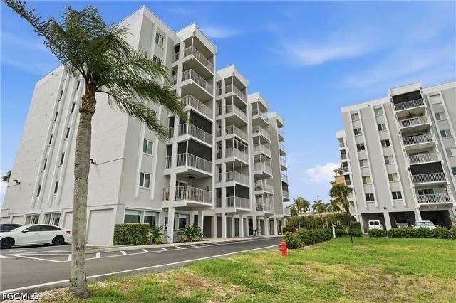 2885 Palm Beach BLVD 301, Fort Myers, FL 33916