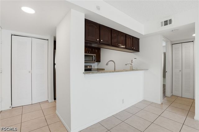 2885 Palm Beach BLVD 301, Fort Myers, FL 33916